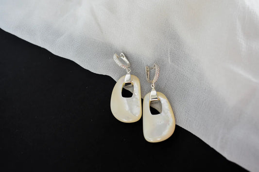 Mother of Pearl Pebble Drop Earrings in 925 Silver – Designer Everyday Jewelry
