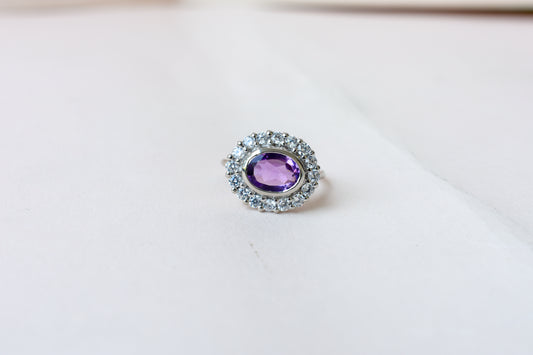 Oval amethyst halo ring in 925 silver