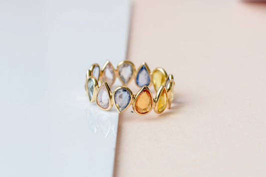 Pear-cut multicolor sapphire eternity ring in 18K gold, zigzag bezel setting