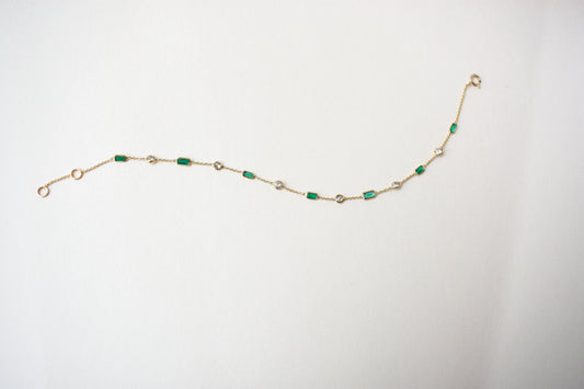 18K gold bracelet with emerald and diamond stations