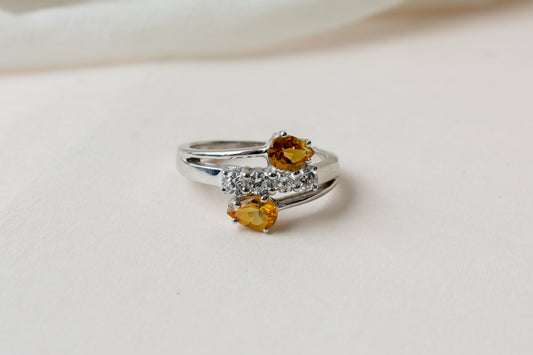 Citrine bypass ring with pear-cut stones in 925 silver
