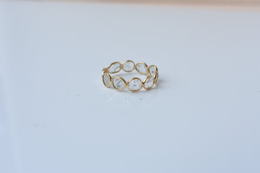 Diamond Slice Band Ring in 18K Gold – Freeform Bezel-Set Stacking Ring
