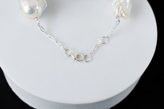 Smoky quartz and baroque pearl bracelet with bezel-set stones in 925 silver