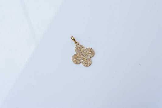 18K gold diamond pavé clover pendant