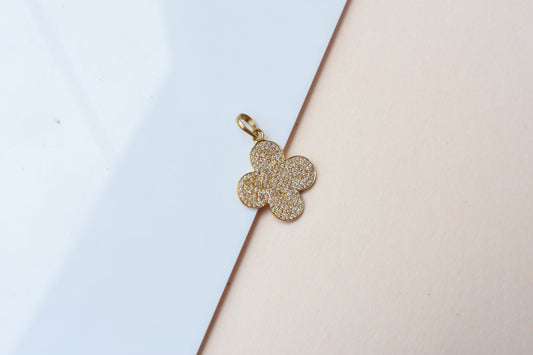 18K gold diamond pavé clover pendant