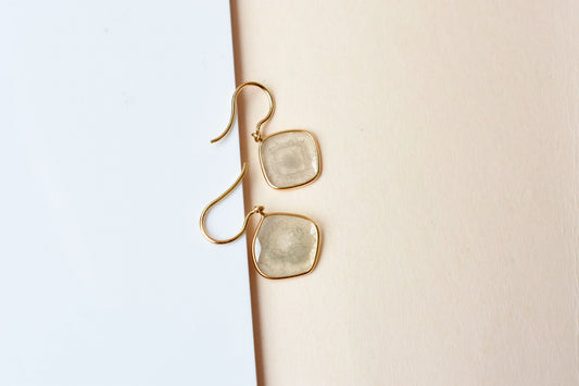 18K gold drop earrings with cushion diamond polki