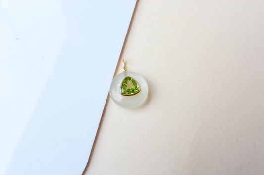 18K gold pendant with diamond pavé bitten apple design