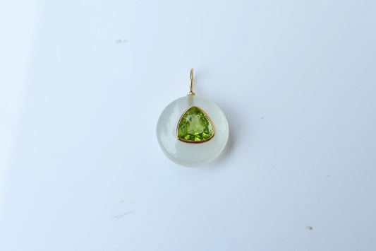 18K gold pendant with diamond pavé bitten apple design