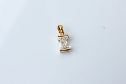 18K gold pendant with baguette lab-grown diamond letter H