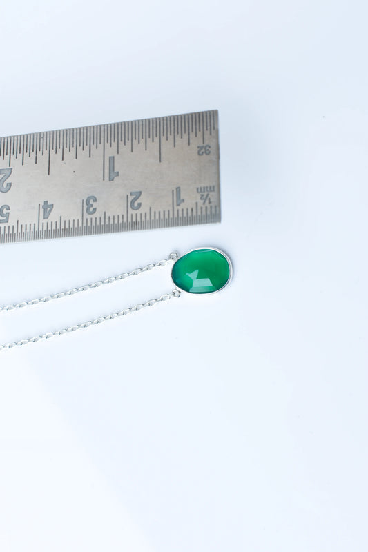 Green Onyx Pendant Necklace in Silver | Oval Solitaire