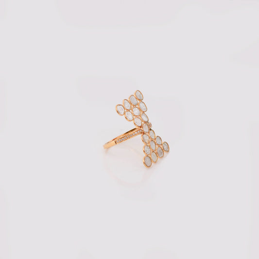 18K gold cluster ring with diamond polki slices and a pavé diamond bridge