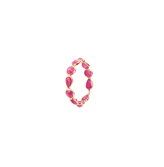18K gold eternity ring with alternating round and pear-cut rubies
