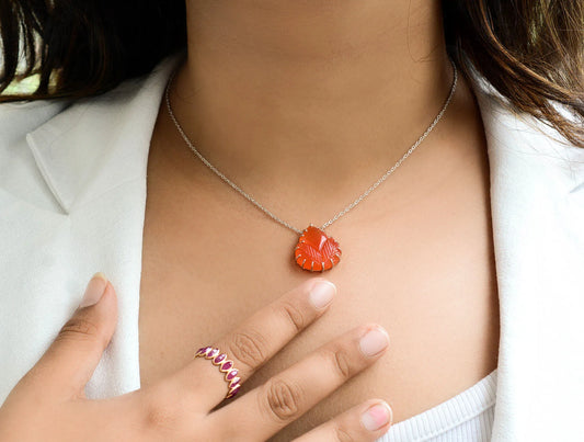 Natural Carved Carnelian Leaf Pendant Necklace in Silver – Handmade Statement Gemstone Jewelry