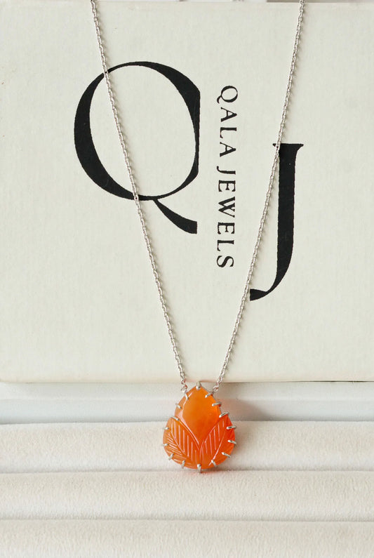 Natural Carved Carnelian Leaf Pendant Necklace in Silver – Handmade Statement Gemstone Jewelry