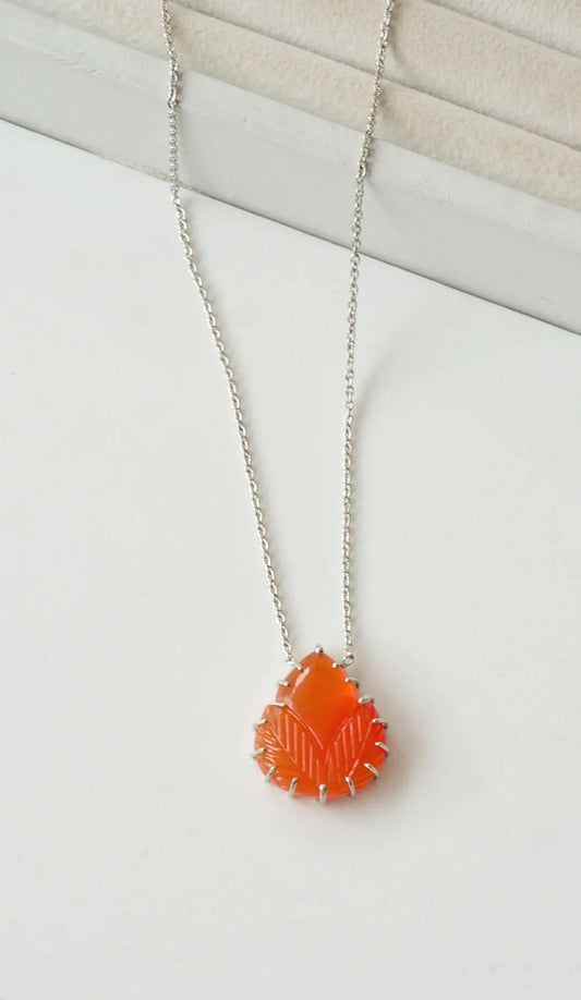 Natural Carved Carnelian Leaf Pendant Necklace in Silver – Handmade Statement Gemstone Jewelry