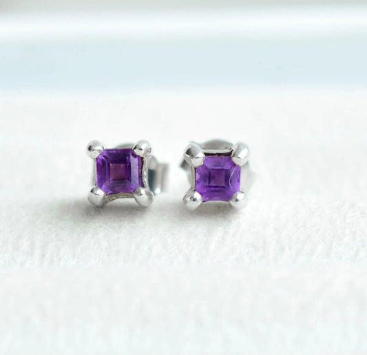 Square-Cut Amethyst Stud Earrings in 925 Silver – Modern Everyday Gemstone Jewelry