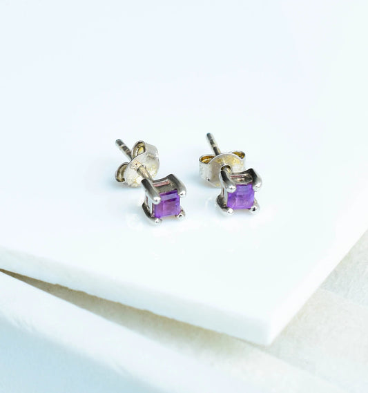 Square-Cut Amethyst Stud Earrings in 925 Silver – Modern Everyday Gemstone Jewelry