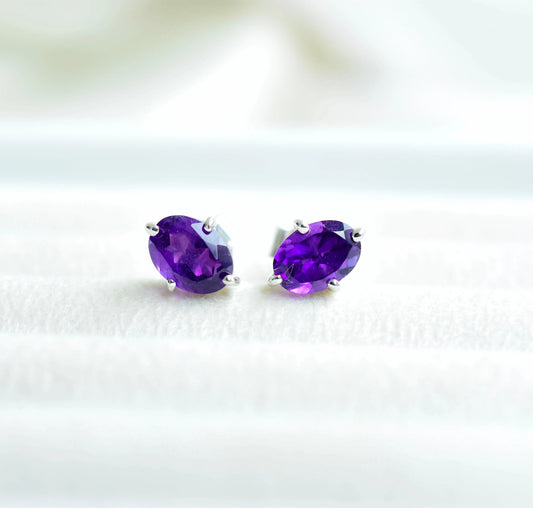 Oval-Cut Amethyst Solitaire Stud Earrings in 925 Silver – Classic Everyday Fine Jewelry