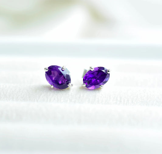Oval-Cut Amethyst Solitaire Stud Earrings in 925 Silver – Classic Everyday Fine Jewelry