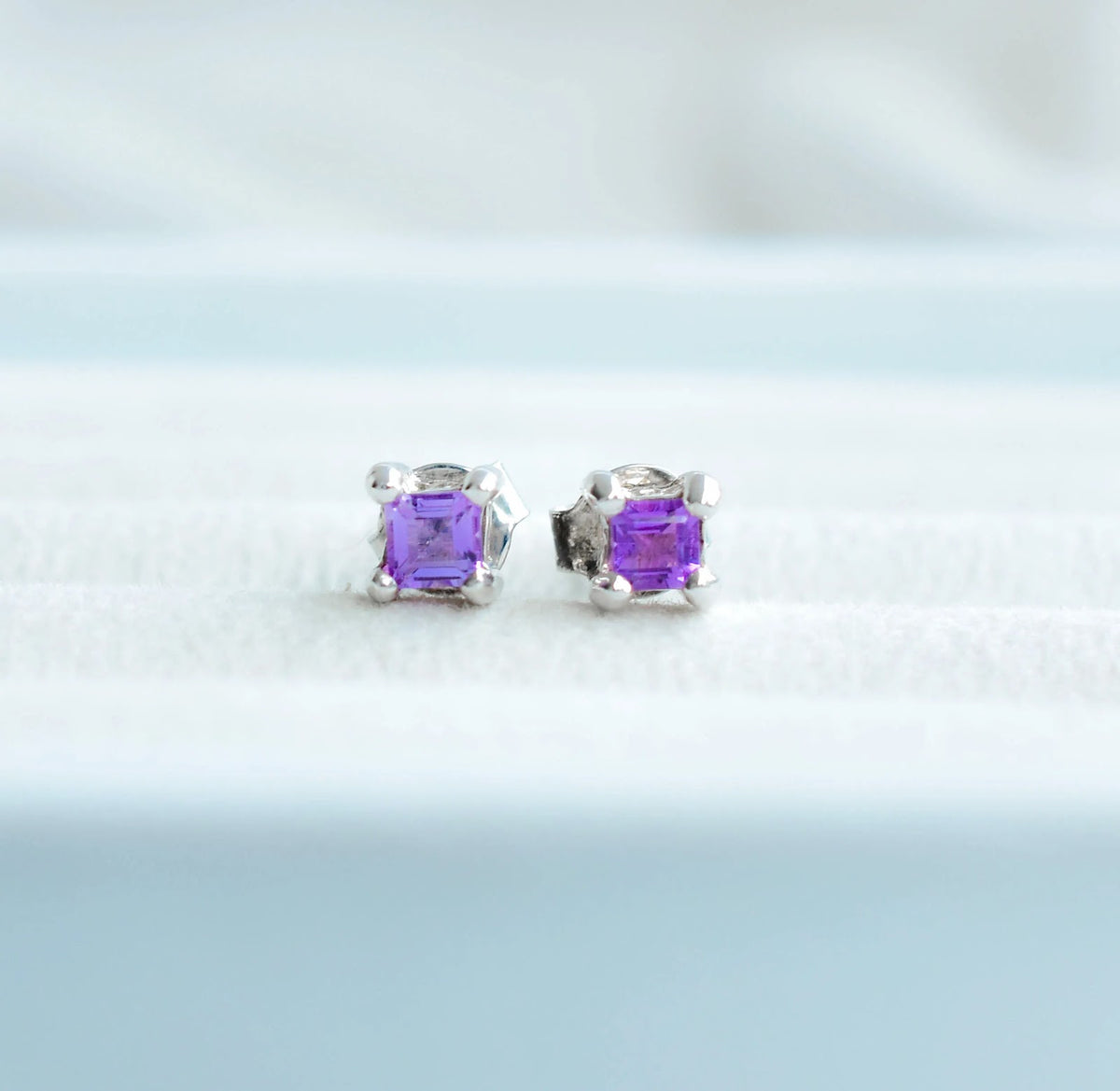 Amethyst Cluster Stud Earrings in 925 Silver – Delicate Everyday Gemstone Jewelry