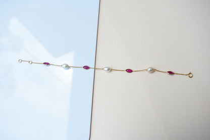 18K gold bracelet with ruby and pearl stations
