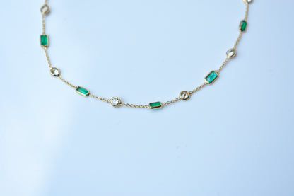 18K gold bracelet with emerald and diamond stations