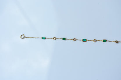 18K gold bracelet with emerald and diamond stations