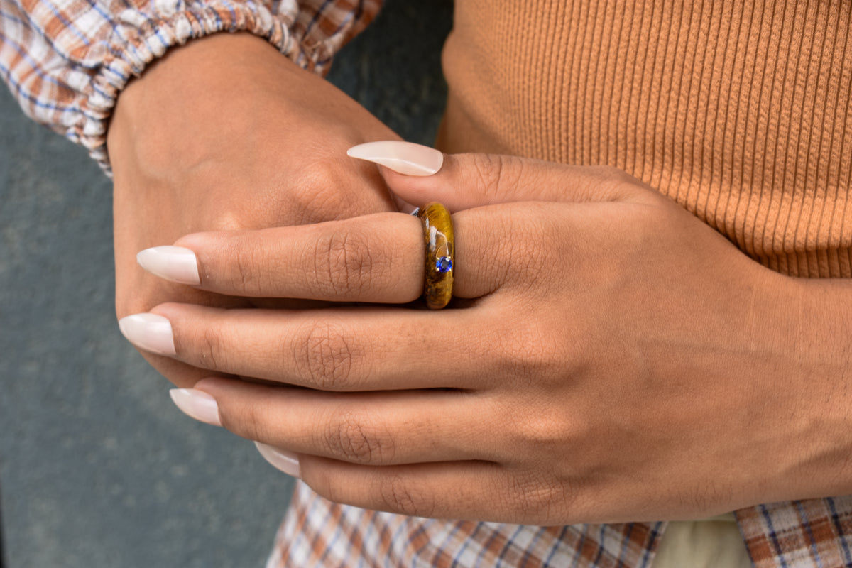 Tiger's Eye Band Ring with Tanzanite in 14K Gold – Handmade Carved Stone Ring