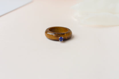 Tiger's Eye Band Ring with Tanzanite in 14K Gold – Handmade Carved Stone Ring