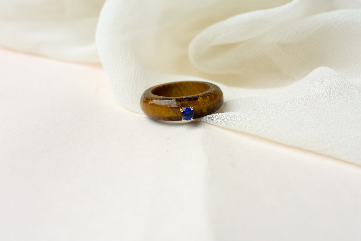 Tiger's Eye Band Ring with Tanzanite in 14K Gold – Handmade Carved Stone Ring