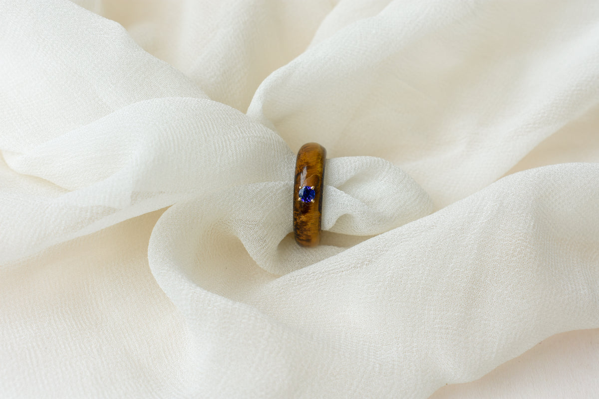 Tiger's Eye Band Ring with Tanzanite in 14K Gold – Handmade Carved Stone Ring