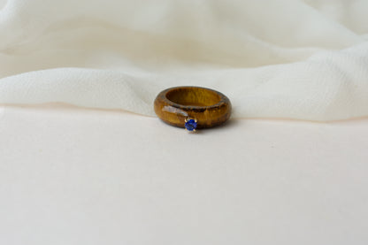 Tiger's Eye Band Ring with Tanzanite in 14K Gold – Handmade Carved Stone Ring