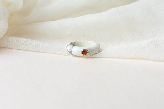 Howlite Band Ring with Orange Sapphire in 18K Gold – Handmade Carved Stone Ring