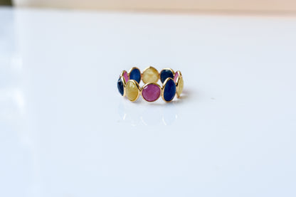 Sapphire Eternity Band in 18K Gold – Oval Cabochon Bezel-Set Ring