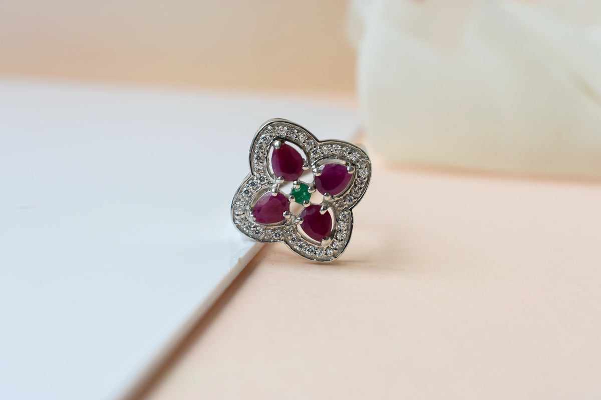 Ruby and emerald clover motif ring in 925 silver