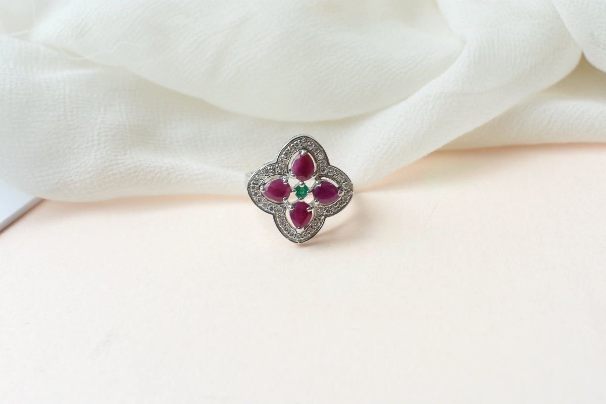 Ruby and emerald clover motif ring in 925 silver