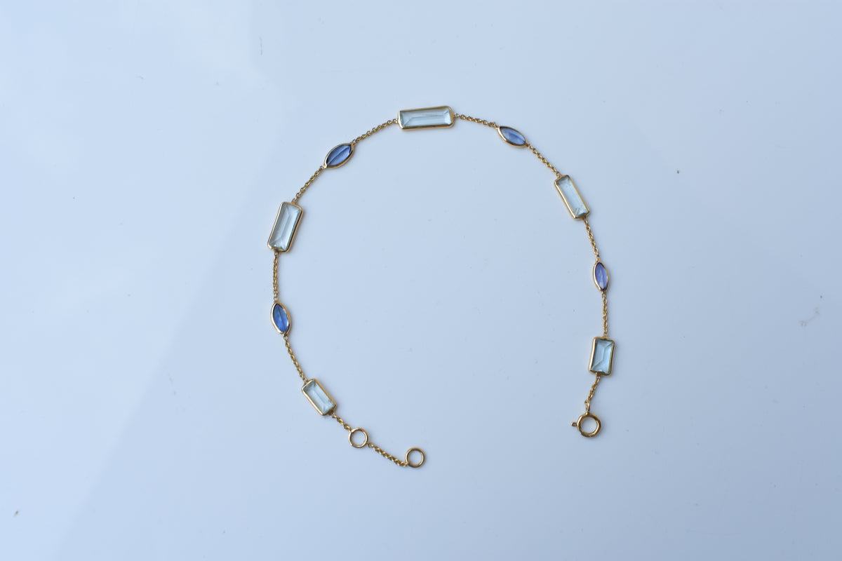 Aquamarine & Tanzanite Station Bracelet in 18K Gold – Emerald-Cut & Marquise Bezel Bracelet