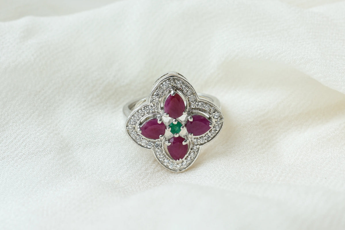 Ruby and emerald clover motif ring in 925 silver