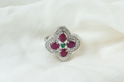 Ruby and emerald clover motif ring in 925 silver