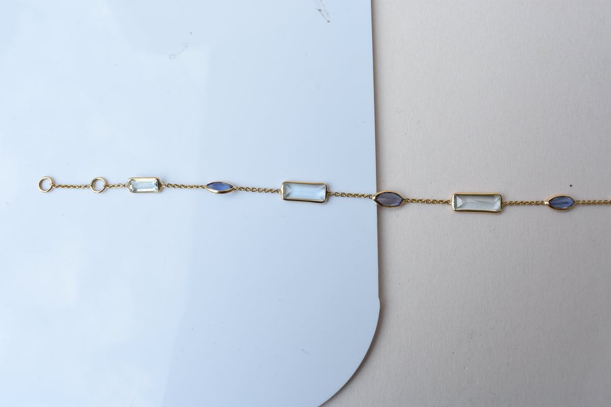 Aquamarine & Tanzanite Station Bracelet in 18K Gold – Emerald-Cut & Marquise Bezel Bracelet