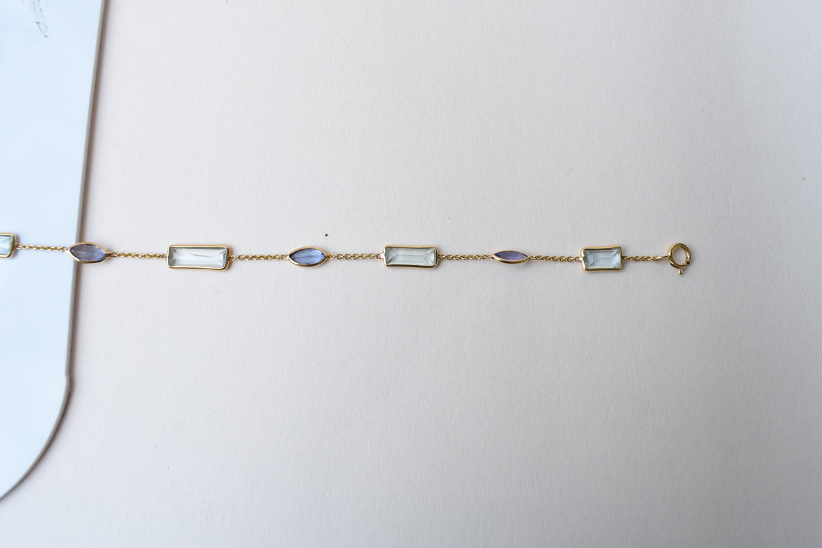 Aquamarine & Tanzanite Station Bracelet in 18K Gold – Emerald-Cut & Marquise Bezel Bracelet