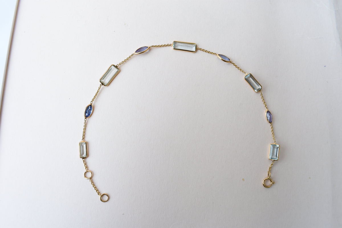Aquamarine & Tanzanite Station Bracelet in 18K Gold – Emerald-Cut & Marquise Bezel Bracelet