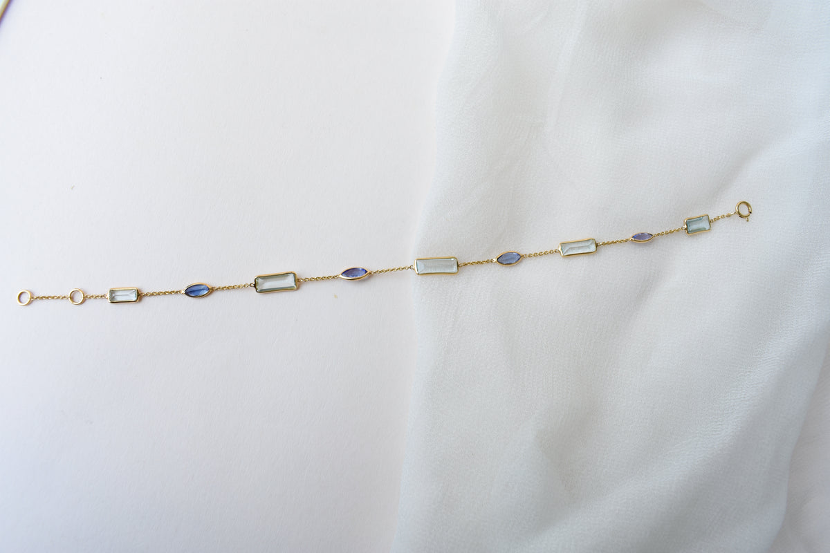 Aquamarine & Tanzanite Station Bracelet in 18K Gold – Emerald-Cut & Marquise Bezel Bracelet