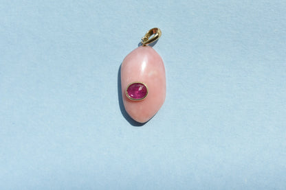 18K gold pendant with pink opal and ruby accent