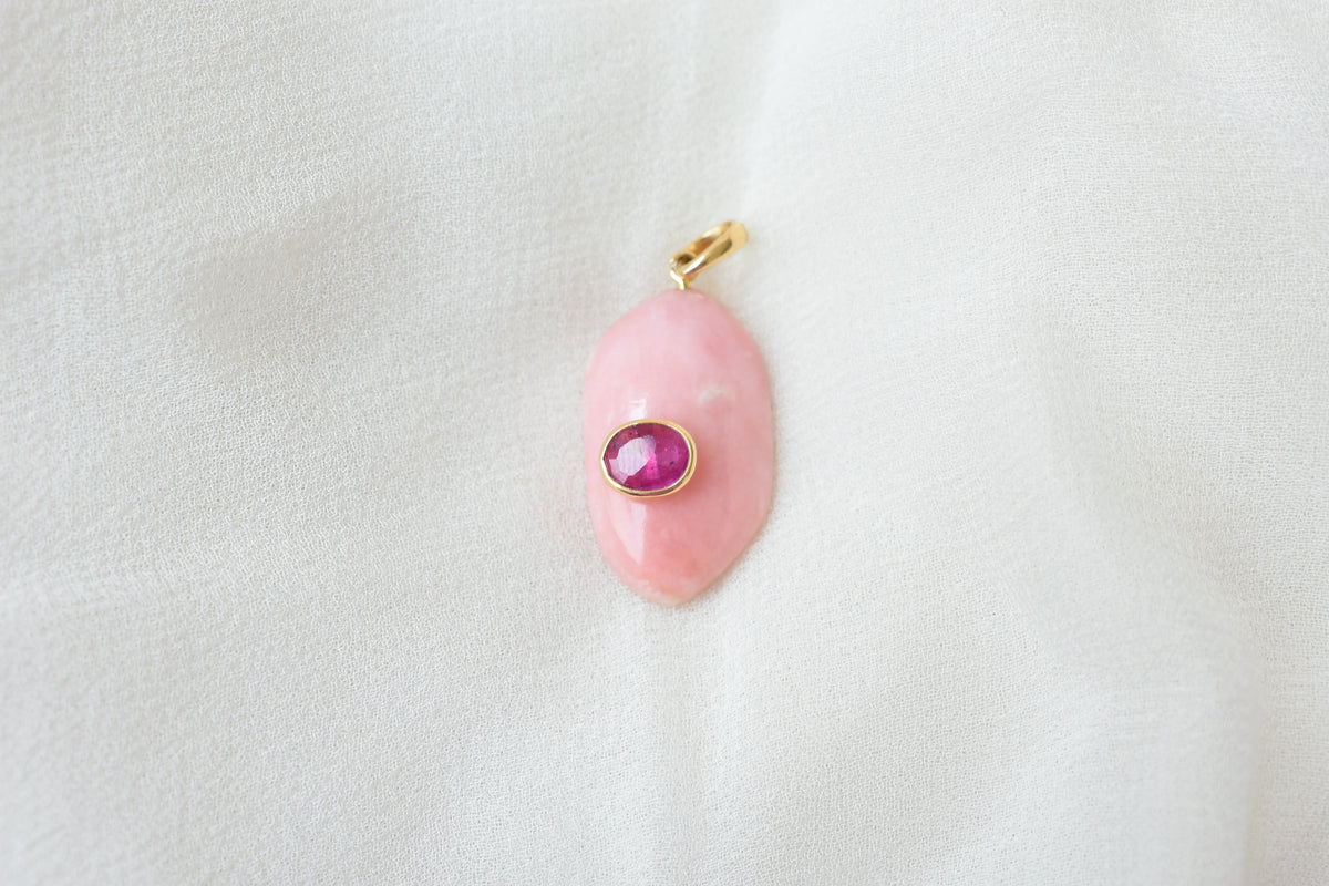 18K gold pendant with pink opal and ruby accent