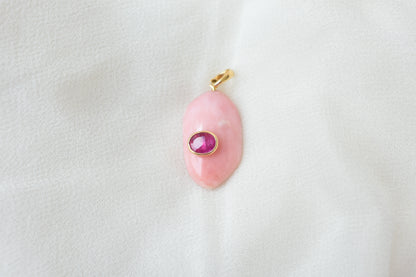 18K gold pendant with pink opal and ruby accent