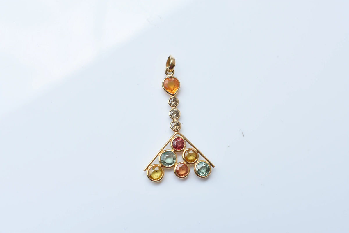 18K gold pendant with multi-colour sapphire cluster and diamonds
