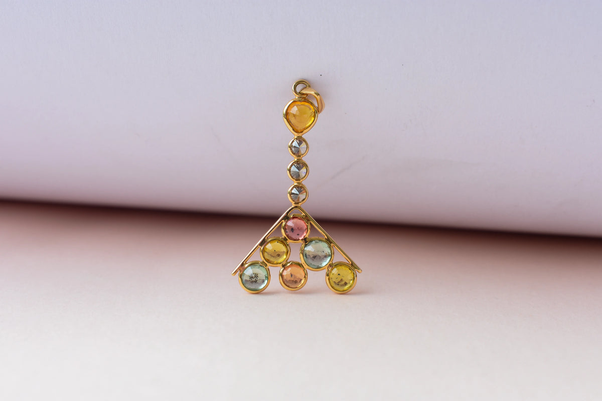 18K gold pendant with multi-colour sapphire cluster and diamonds
