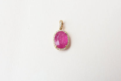 18K gold pendant with ruby and diamond halo