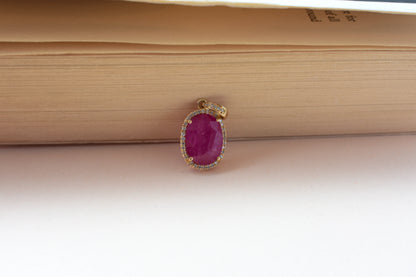 18K gold pendant with ruby and diamond halo